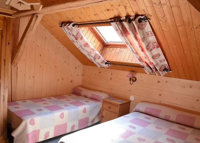 Lumineux 3 Pièces Avec Balcon, Parking, Et équipements Famille à - Fr-1-676-46 *