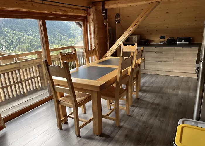 Lumineux 3 Pièces Avec Balcon, Parking, Et équipements Famille à - Fr-1-676-46 Appartement *